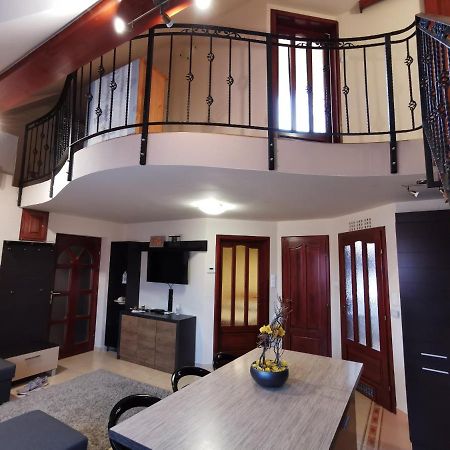 Galery Apartman Gyula Esterno foto